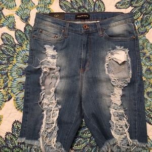 NWT Fashion Nova DISTRESSED Size L Shorts